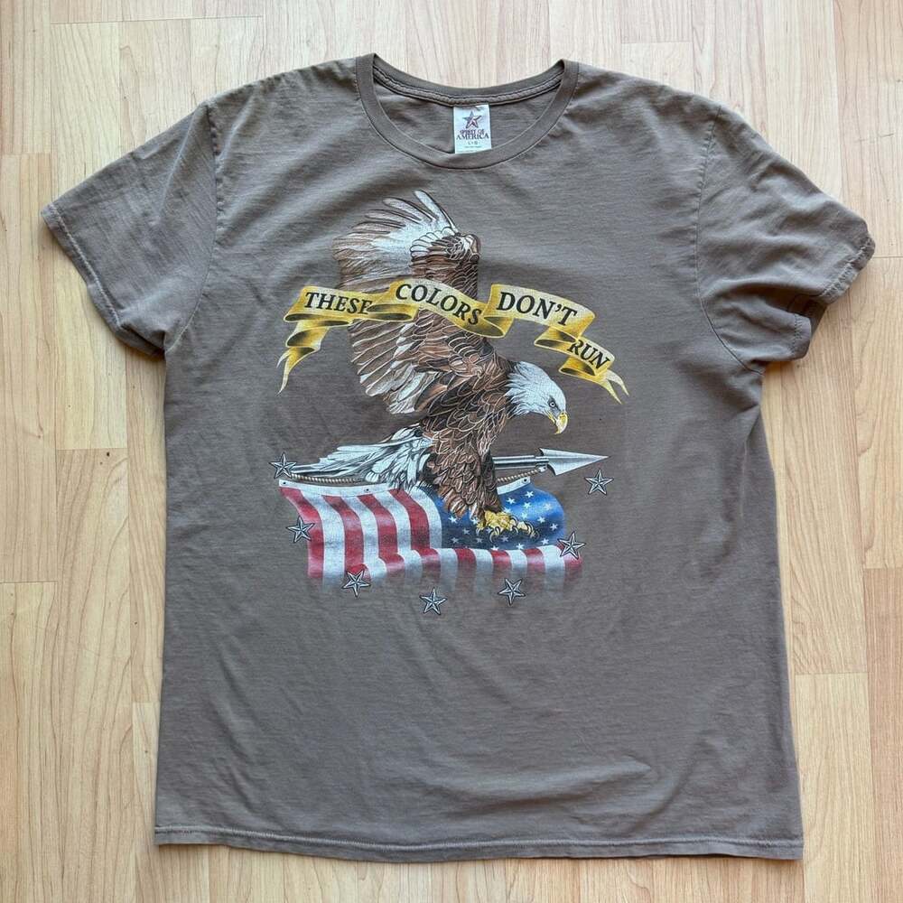America Patriotic Eagle Flag Flag T-Shirt Taupe Unisex Size Large